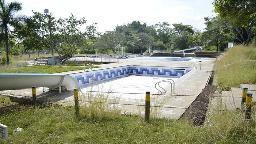 Piscina tres