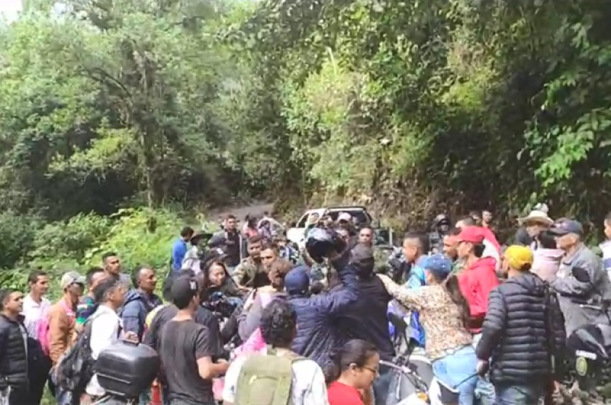 Multitud intentó linchar a ladrones que asaltaban conductores al sur del Tolima