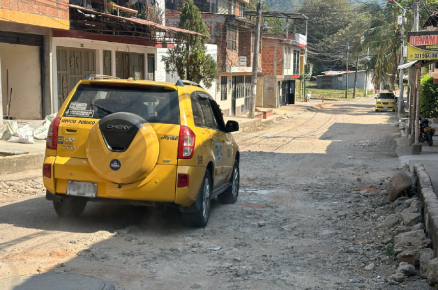 Habitantes del barrio Montecarlo en Ibagué exigen solución al mal estado de las vías