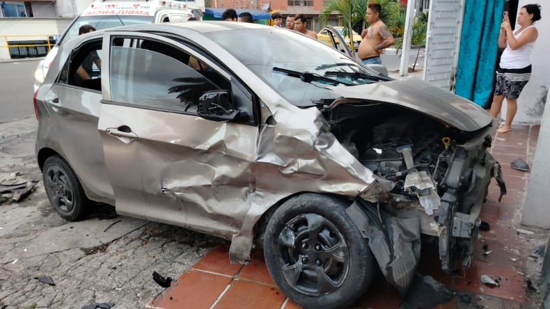 Fuerte choque dejó a varias personas lesionadas en Ibagué