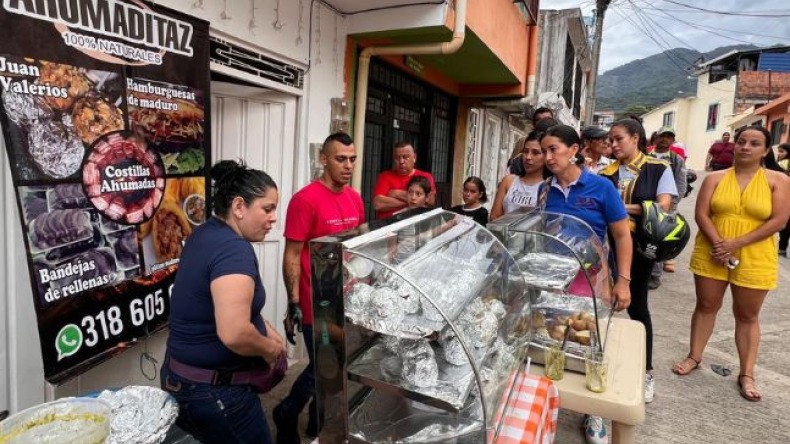 ‘Ahumaditaz’ de Karina, un emprendimiento de comida con mucho pedido 