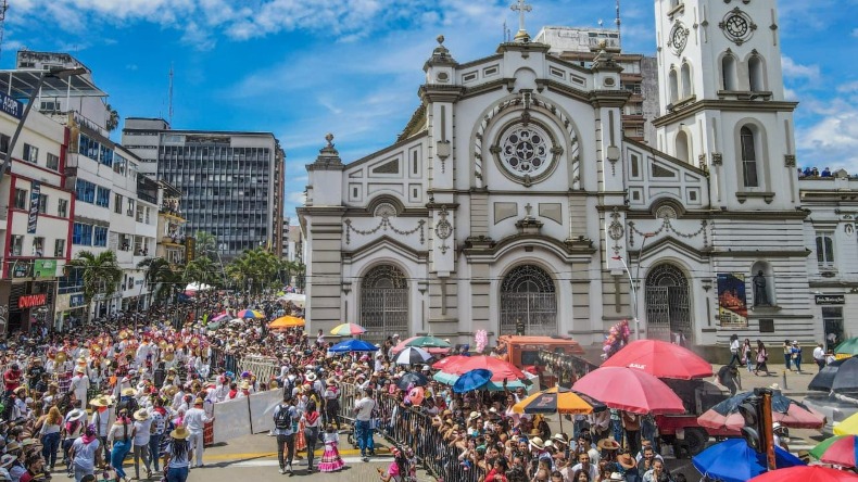 Este domingo se realizará el último desfile del Festival Folclórico Colombiano en Ibagué