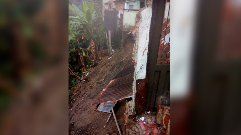 Vivienda se derrumbó en zona de alto riesgo en el centro de Ibagué