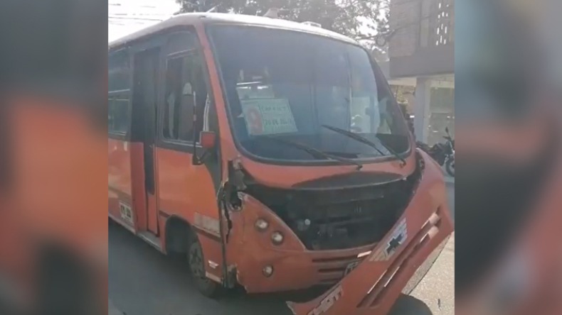 Más de ocho lesionados deja accidente de una buseta en Ibagué