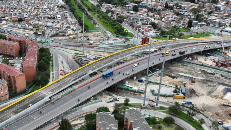 Bogotá estrena nuevo puente vehicular por obras del Metro