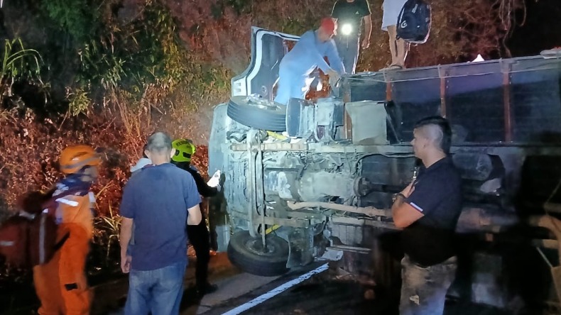 Dos personas resultaron heridas en un accidente en la vía a Fresno 