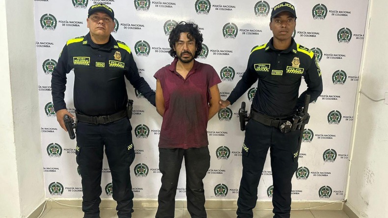 Hombre fue capturado mientras hurtaba cables del Internet en Ibagué