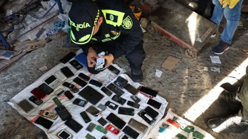 Cerraron chatarrerías por comercializar celulares hurtados