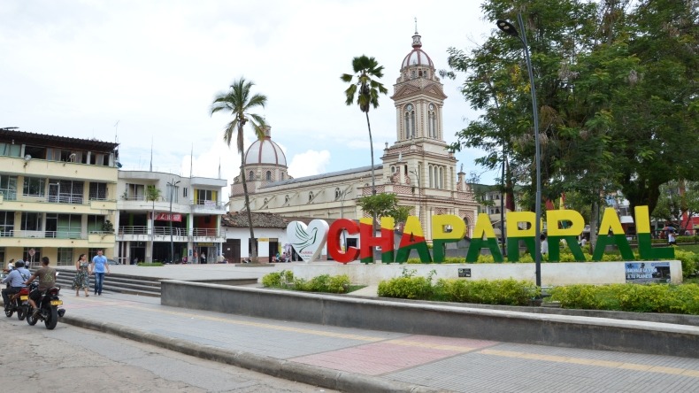 Familias de Chaparral recibieron sus títulos de propiedad