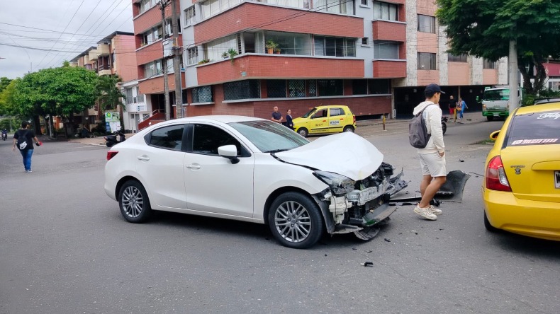 Vehículos protagonizaron violento choque en Piedra Pintada parte alta