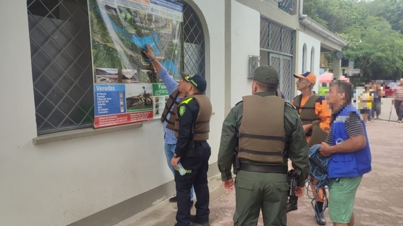 Buscan a tres personas en la represa de Hidroprado, luego de que se volcó una embarcación