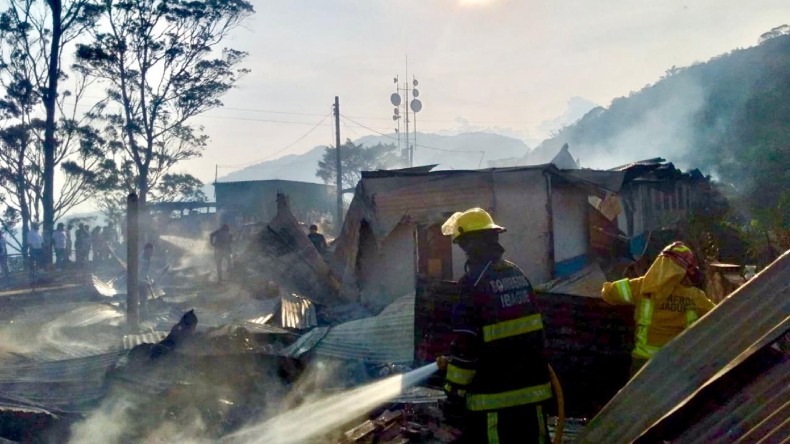 Una escuela y tres viviendas se quemaron en San Juan de la China