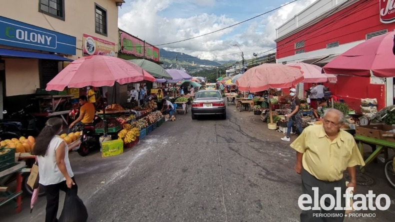 Denuncian que la plaza de la 14 de Ibagué se ha convertido en un 'mercado persa'