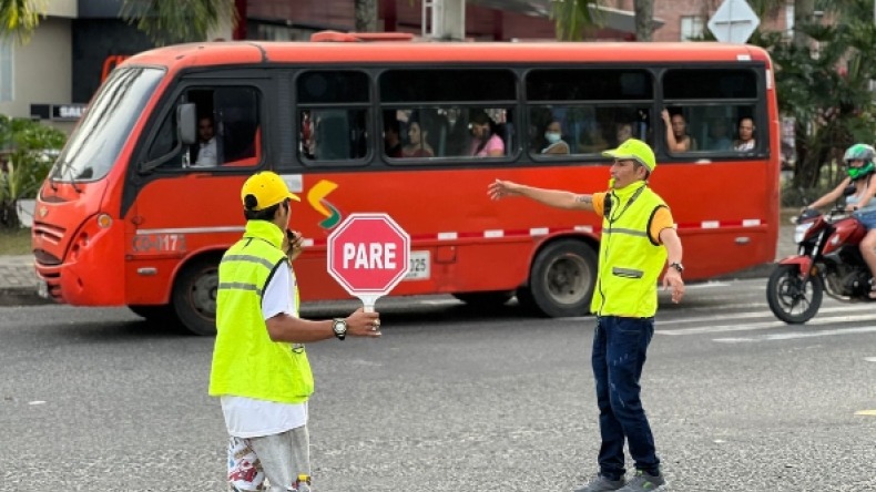 ‘Paleteros’ no van más en las glorietas de Ibagué y serán reubicados por la Alcaldía