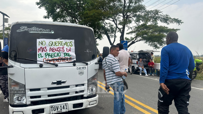 10 puntos están bloqueados en el Tolima por paro de transportadores