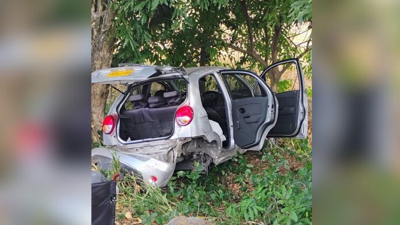 Vehículo pierde control y se accidenta en la vía Lérida - Venadillo 