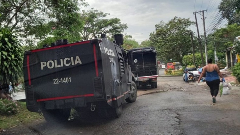 Autoridades realizan desalojo de la invasión del cerro la 'Mulita' en la comuna seis de Ibagué