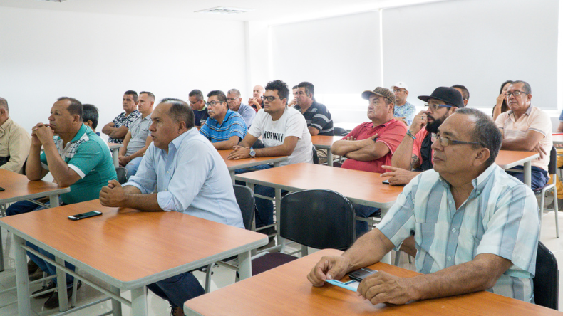 Taxistas de Ibagué se capacitaron en seguridad vial y servicio al cliente