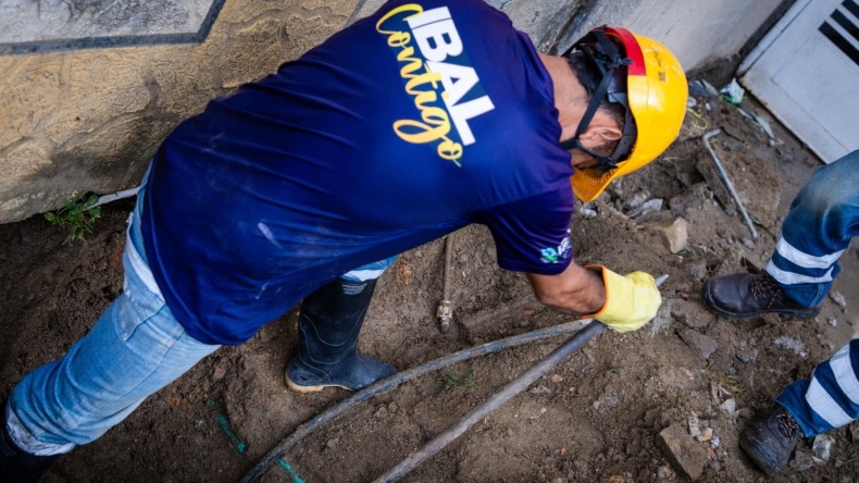 Desmantelan red ilegal de conexión de agua en el barrio Calatayud