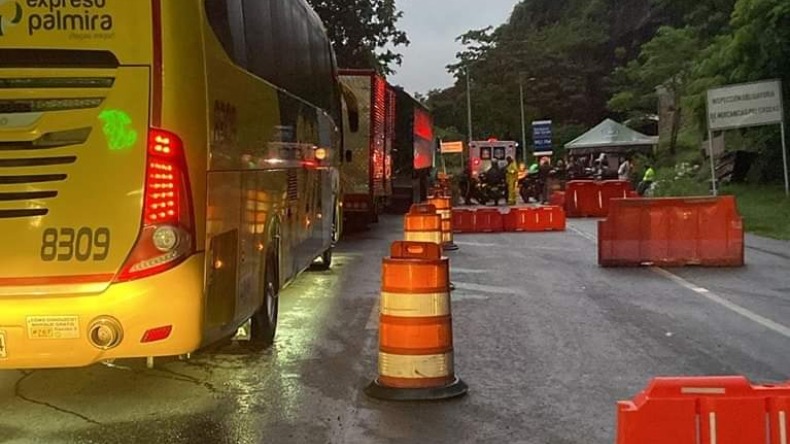 Fuerte congestión vehicular por cierre preventivo del Túnel Sumapaz 