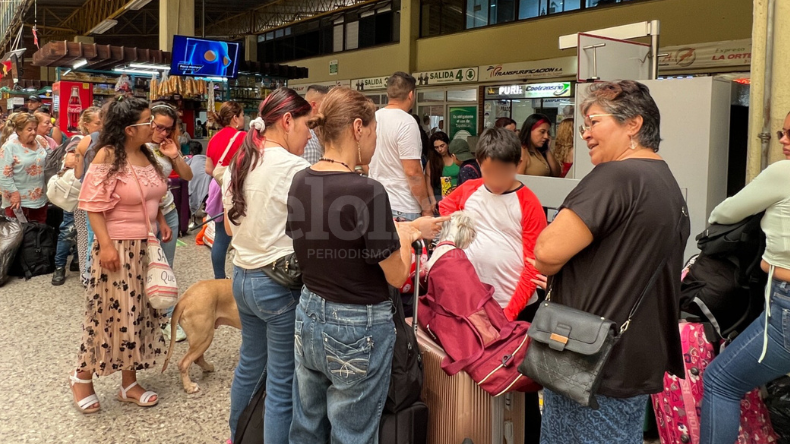 Menores deberán tener permiso obligatorio para viajar solos en transporte terrestre