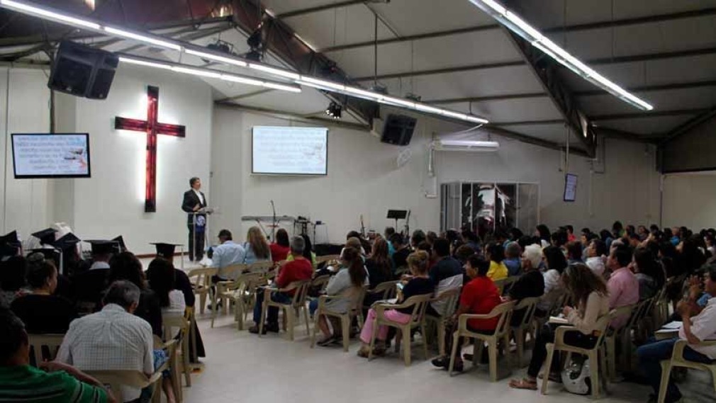 Así conmemora la iglesia cristiana Casa Sobre la Roca el domingo de