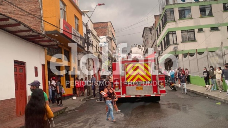 Dos máquinas del Cuerpo Oficial de Bomberos lograron controlar la conflagración.