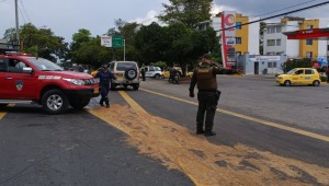 Reguero de aceite provocó seis accidentes en Ibagué