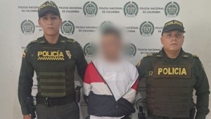 Hombre arrojó arma e intentó huir para evitar ser detenido en Ibagué