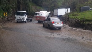 Habilitan los dos carriles de la vía Fresno - Manizales, tras cierre por deslizamientos