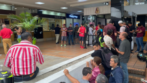 Monumentales filas para adquirir las boletas del Deportes Tolima