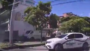 Imprudencia en la glorieta de la calle 69 con Ambalá por poco provoca un accidente