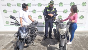 Policía de Ibagué entregó dos motocicletas que habían sido hurtadas 