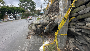 “Si no arreglan el muro, va a haber una tragedia”: habitante del barrio La Francia de Ibagué