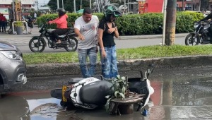 Lluvias y huecos de Ibagué aumentan los riesgos para motociclistas y peatones