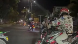 Motociclistas cerraron vía para realizar piques ilegales en Ibagué 