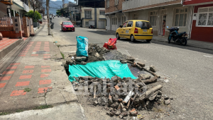 Un hueco del barrio Departamental se convirtió en socavón