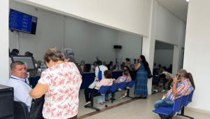 Largas esperas y un sistema de salud deficiente afrontan los maestros en Ibagué