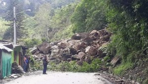 Cuatro personas resultaron heridas en un deslizamiento de rocas en Cajamarca